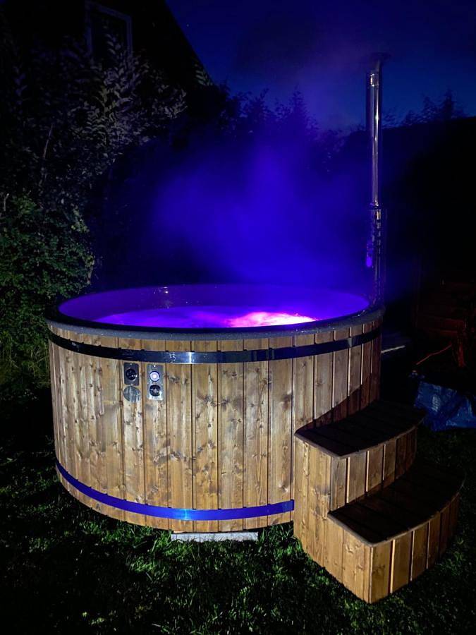 Dom gościnny dla 4 osób, z jacuzzi i basen oraz ogród, zwierzęta dozwolone w Darłowo