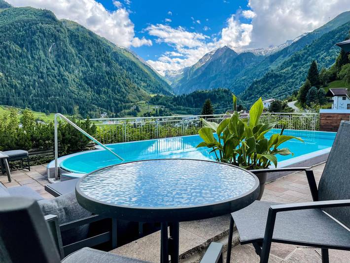 Hütte für 12 Personen, mit Whirlpool und Sauna sowie Garten und Pool, mit Haustier in Kaprun
