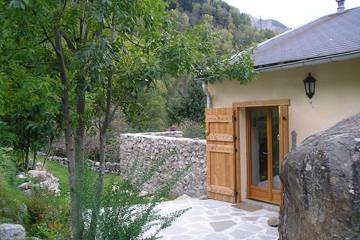 Gîte pour 4 personnes, avec jardin et terrasse à Mérens-les-Vals