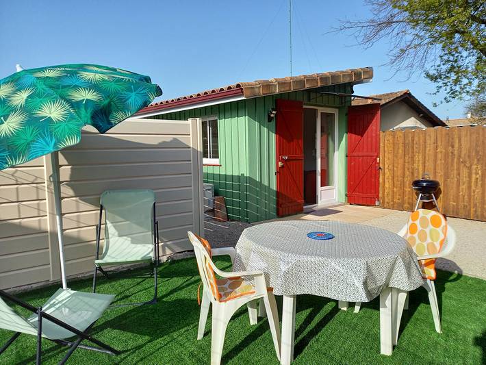 Gîte pour 2 personnes, avec terrasse et jardin