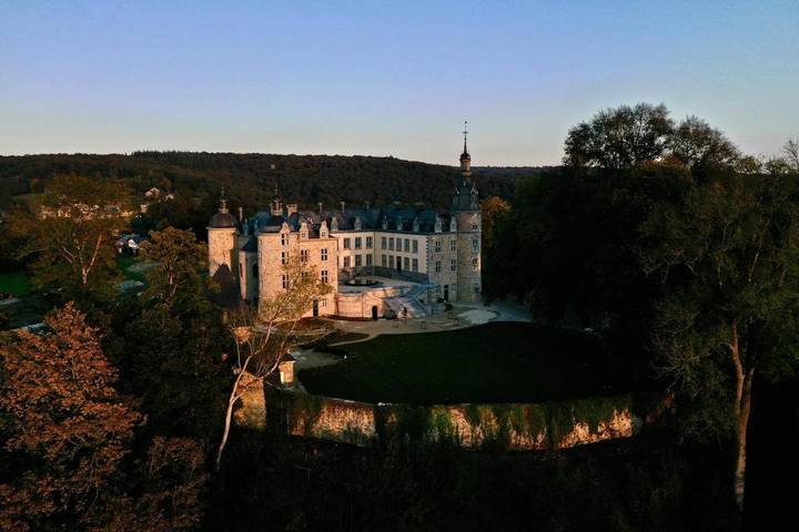 Hôtel pour 4 personnes, avec Balcon et Terrasse ainsi que Jardin et Vue dans Mirwart