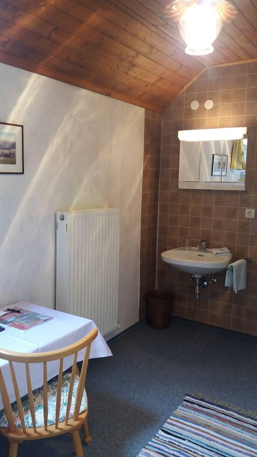 Single room with running hot/cold water in Sankt Margarethen im Lungau, Bundesland Salzburg