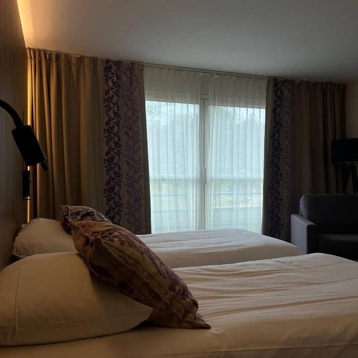 Hôtel pour 2 personnes, avec piscine ainsi que jacuzzi et jardin à Forges-les-Eaux - 4