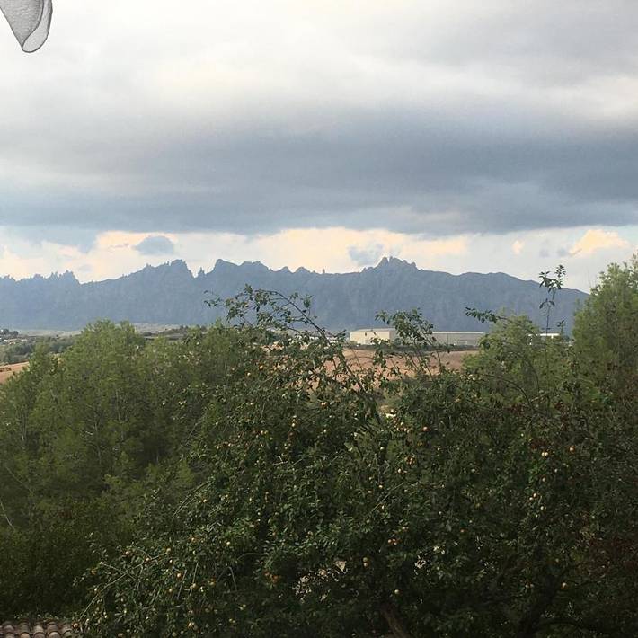 Albergue para 2 personas, con vistas además de jardín y piscina en Cataluña - 2