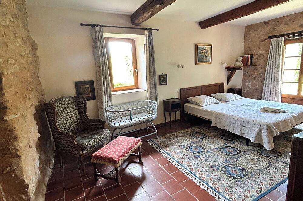 Charming Chateau 7-bedroom- 16 people-  with Heated indoor pool & Spa in Bugarach, Parc naturel régional Corbières-Fenouillèdes