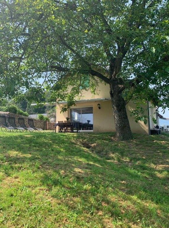 Gîte pour 11 personnes, avec terrasse et jardin