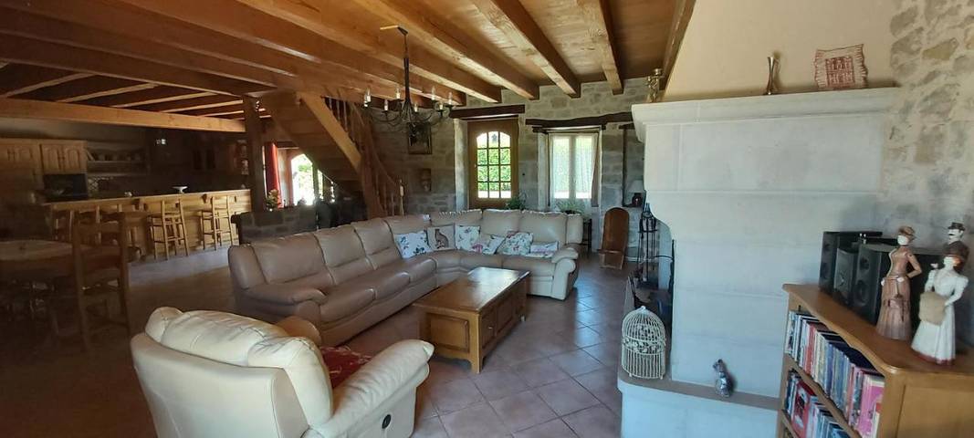 Location de vacances pour 8 personnes, avec piscine ainsi que vue et jardin à Strenquels - 4