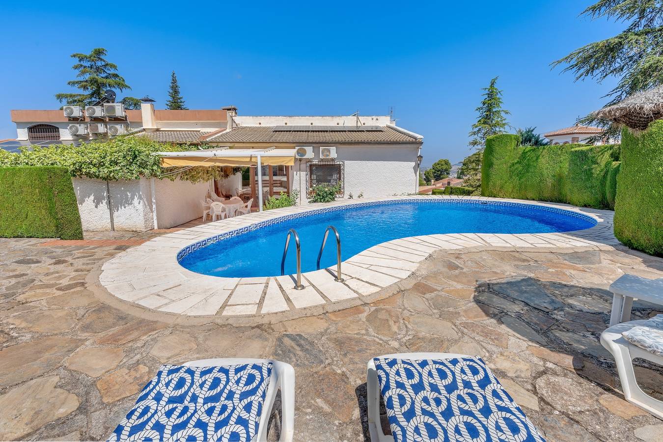 Villa 'Leonor Con Piscina Privada' com vista para a montanha, Wi-Fi e ar condicionado in Barrio de la Vega, Monachil