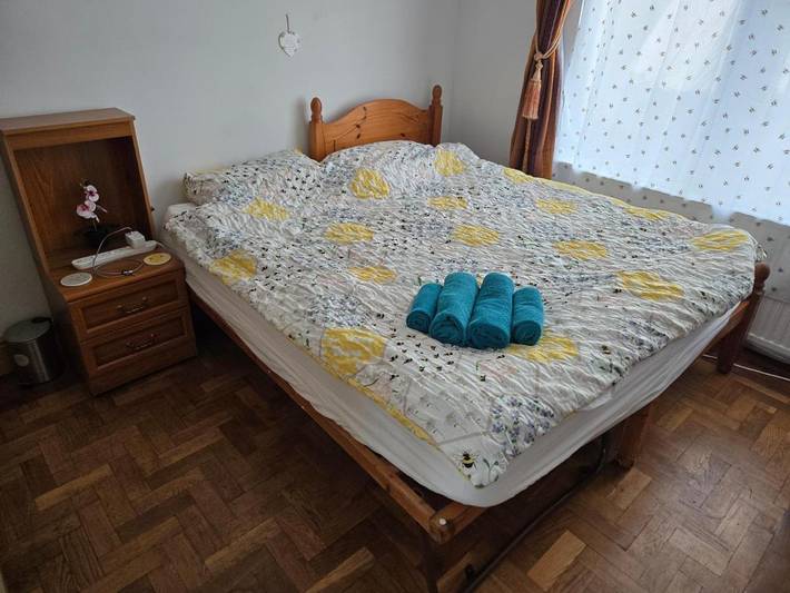 Bed and breakfast, with View in Glastonbury