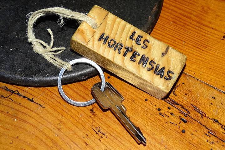 Location de vacances pour 6 personnes, avec piscine et terrasse ainsi que jardin et vue à Le Massegros - 2