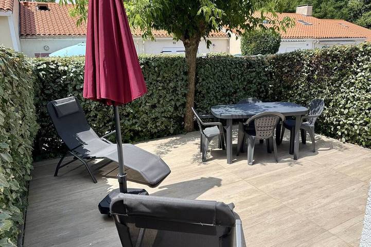 Gîte pour 4 personnes, avec terrasse dans Zoo Des Sables