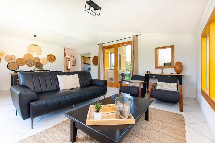 Maison de vacances pour 6 personnes, avec bassin pour enfant et sauna ainsi que piscine et jardin