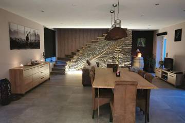 Location de vacances pour 14 personnes, avec jardin à Bertrix