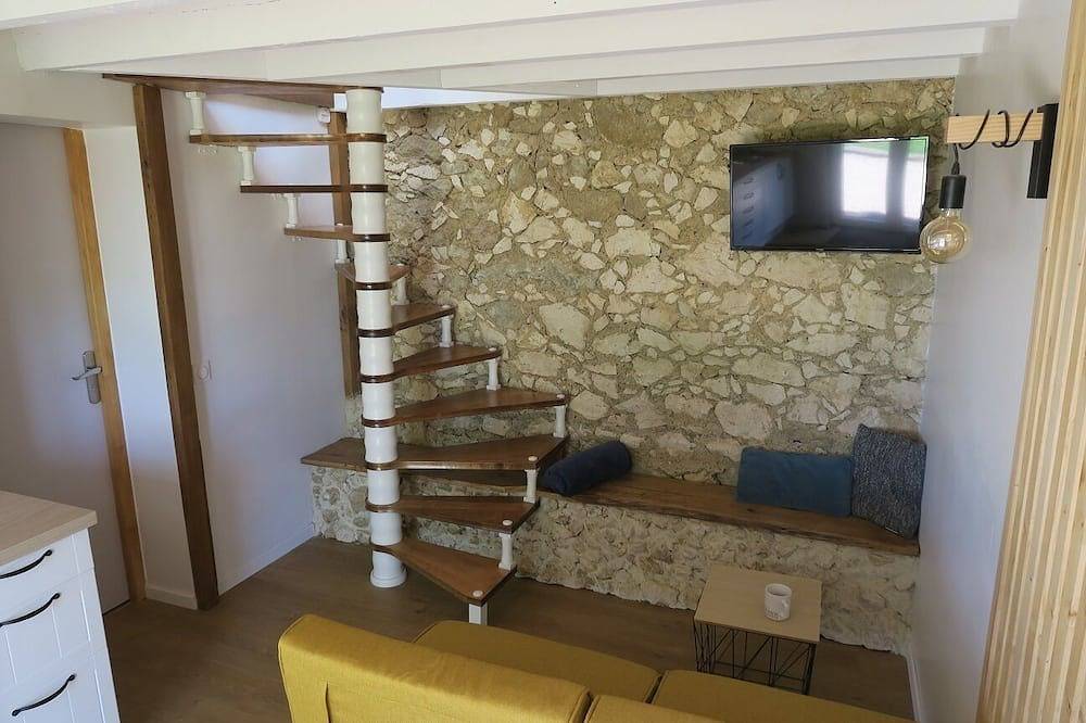 Appartement entier, Gîte cosy \"Nidoù\" 2 à 4 personnes avec accès piscine, spa et vue Pyrénées in Puymaurin, Haute-Garonne