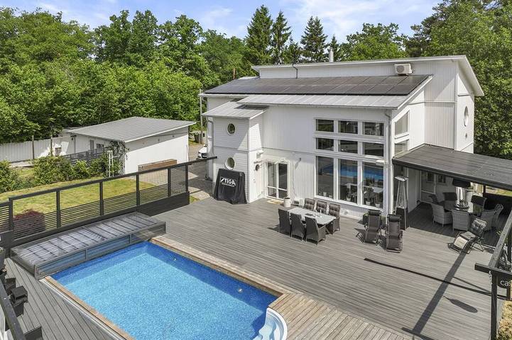 Vacation rental for 20 people, with Balcony and Hot tub as well as Yard and Sauna in Sweden