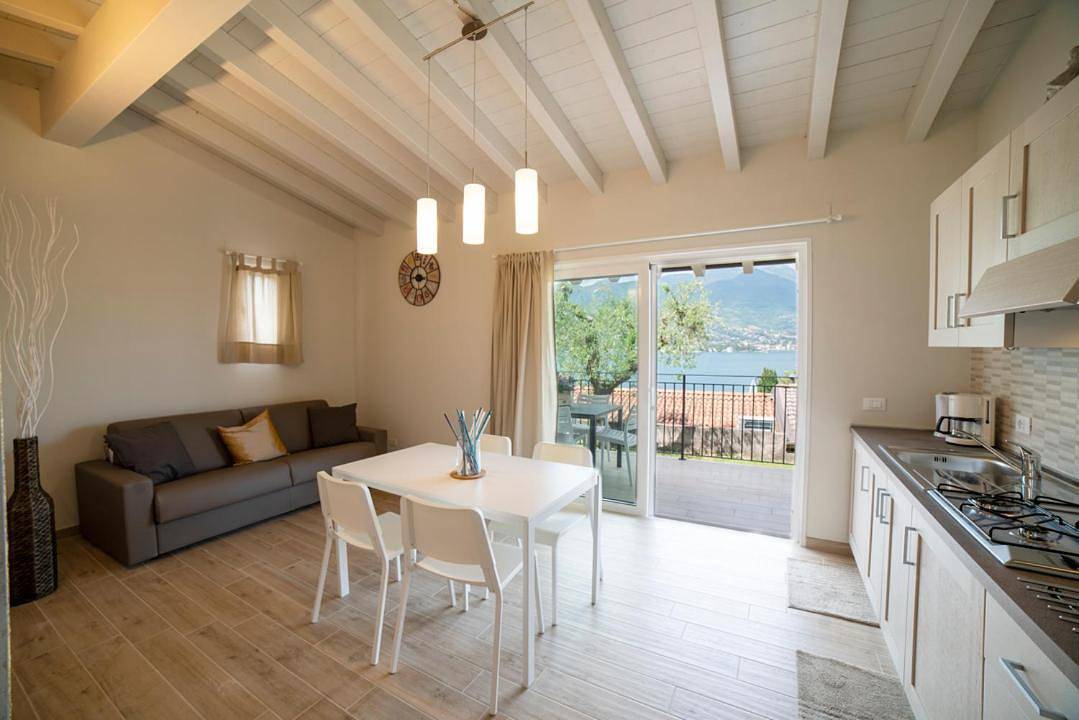 Villaggio Turistico Internazionale Camping Eden in San Felice del Benaco, Gardasee-Berge