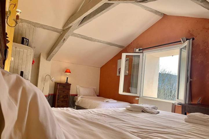 Gîte pour 4 personnes, avec piscine et jardin à Saint-Géry - 3