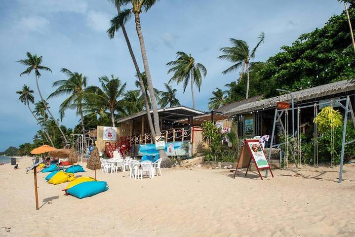 Location de vacances pour 6 personnes, avec terrasse ainsi que piscine et vue dans Ban Bang Po - 3