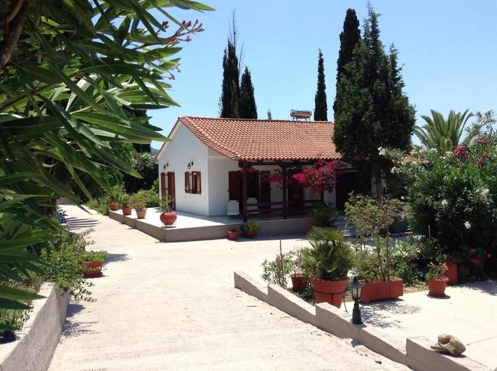 Location de vacances pour 4 personnes, avec jardin et vue, animaux acceptés dans Gialova - 2