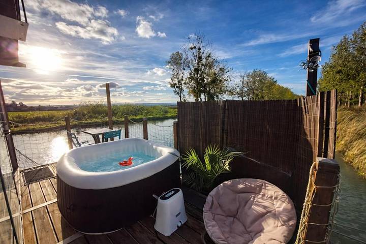 Bateau pour 5 personnes, avec piscine ainsi que vue et terrasse, animaux acceptés à Ouges - 2