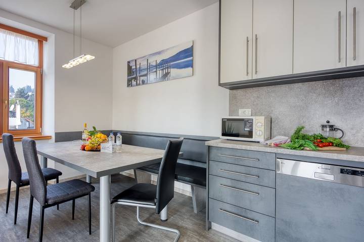 Gîte pour 6 personnes, avec vue sur l’océan et balcon, adapté aux familles à Portoroz - 3