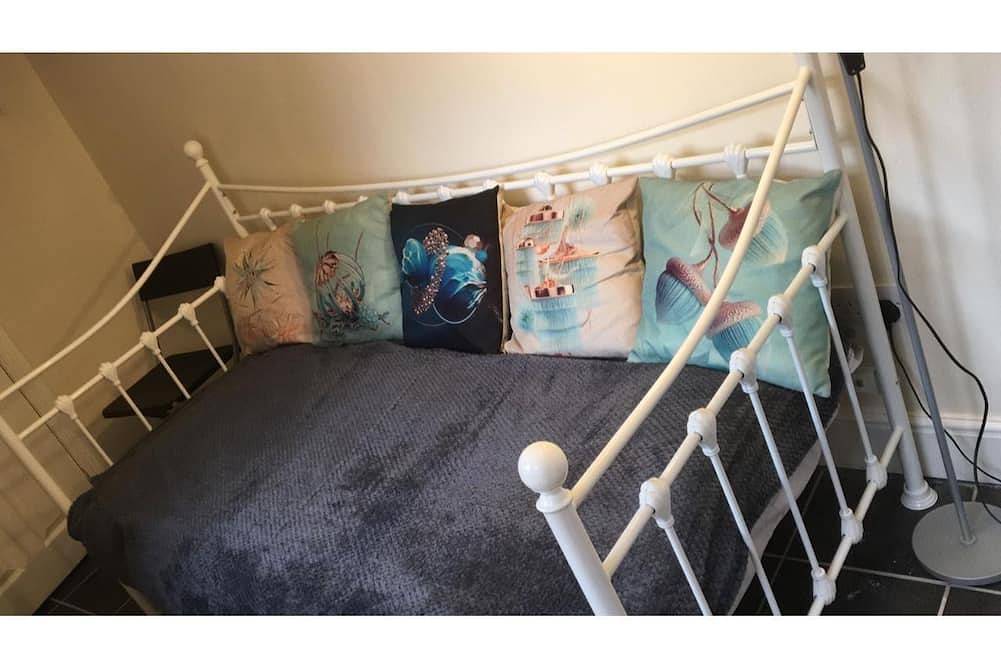 Ferienhaus-Komfort-Eigenes Badezimmer-Strassenblick in St Helens, Nordwestengland