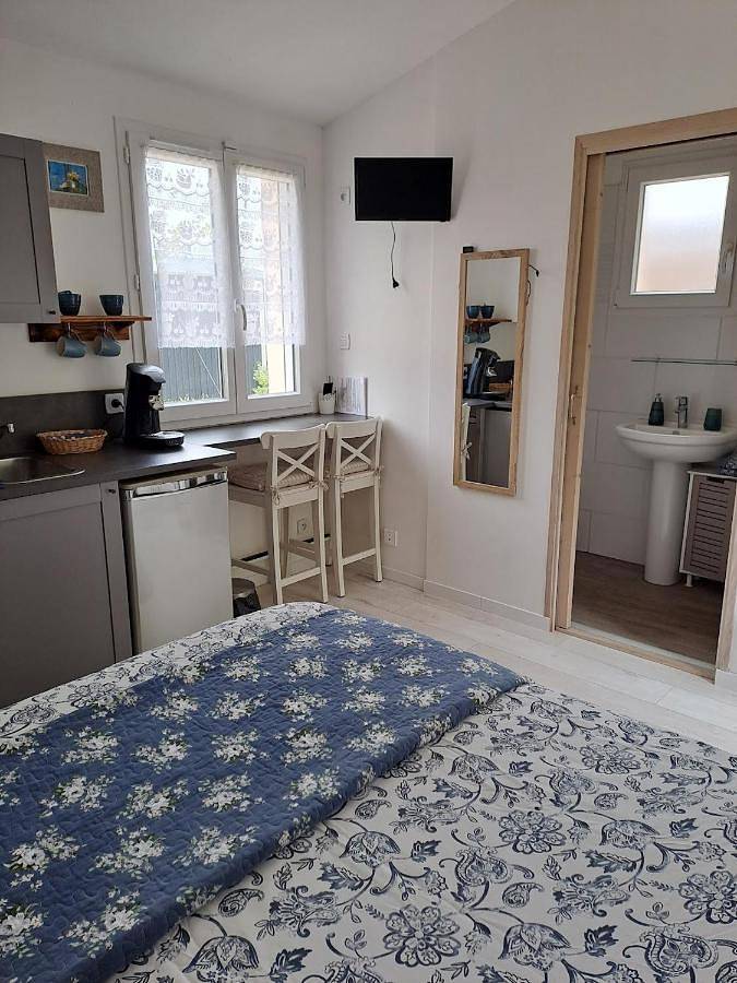 Gîte pour 2 personnes, avec jardin et jacuzzi à Orgnac-l'Aven - 2
