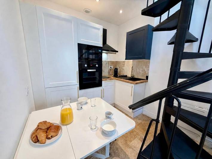 Gîte pour 4 personnes, avec balcon dans Bram - 2