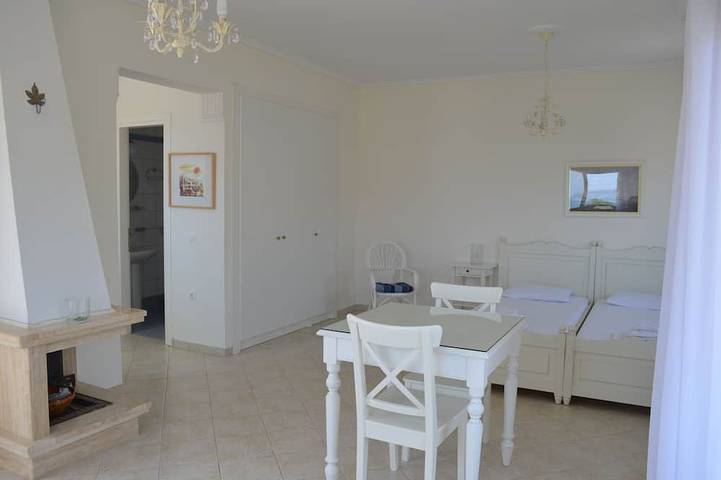 Gîte pour 2 personnes, avec jacuzzi dans Nea Kallikratia - 3