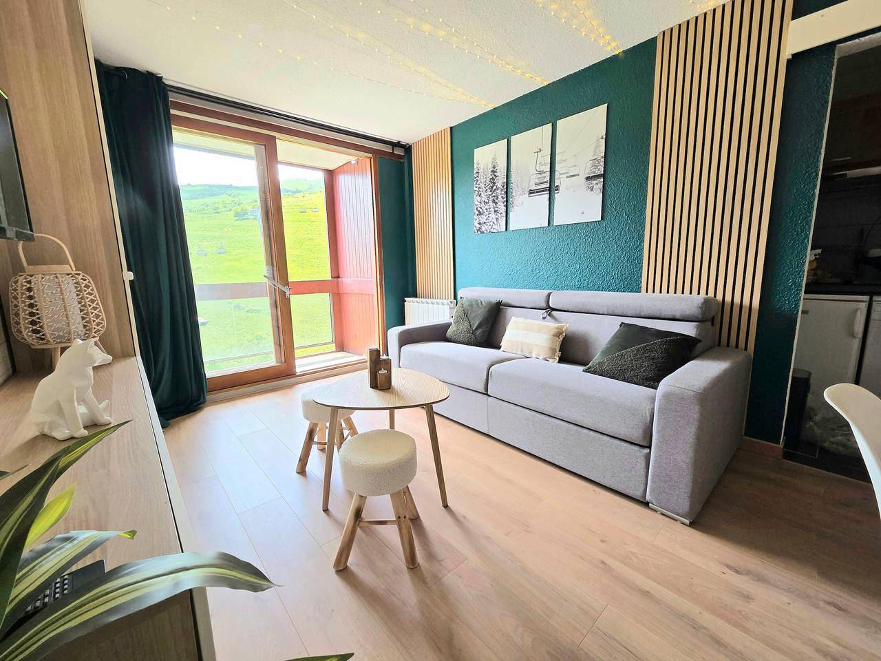 Ganze Wohnung, Ferienwohnung 'Agréable 28m² - Ski Aux Pieds' mit Bergblick und Balkon in Le Corbier, Villarembert