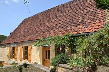 Gîte pour 6 personnes, avec terrasse et jardin à Groléjac