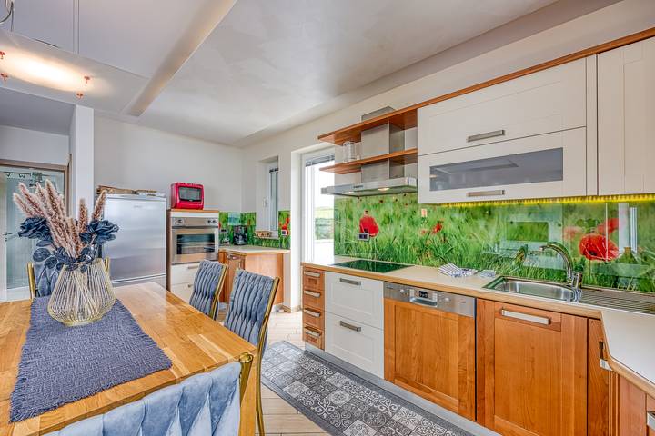 Gîte pour 6 personnes, avec vue sur l’océan ainsi que piscine et balcon à Koper - 4