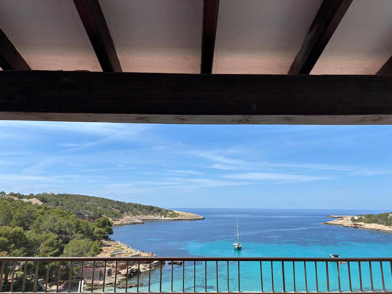 Appartement dans un hôtel 'Vista Mar 1Aa' avec vue sur la mer, Wi-Fi et climatisation in S'Arenal Petit, Sant Joan de Labritja