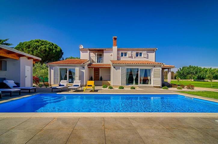Villa für 8 Personen, mit Pool und Garten sowie Sauna in Fazana