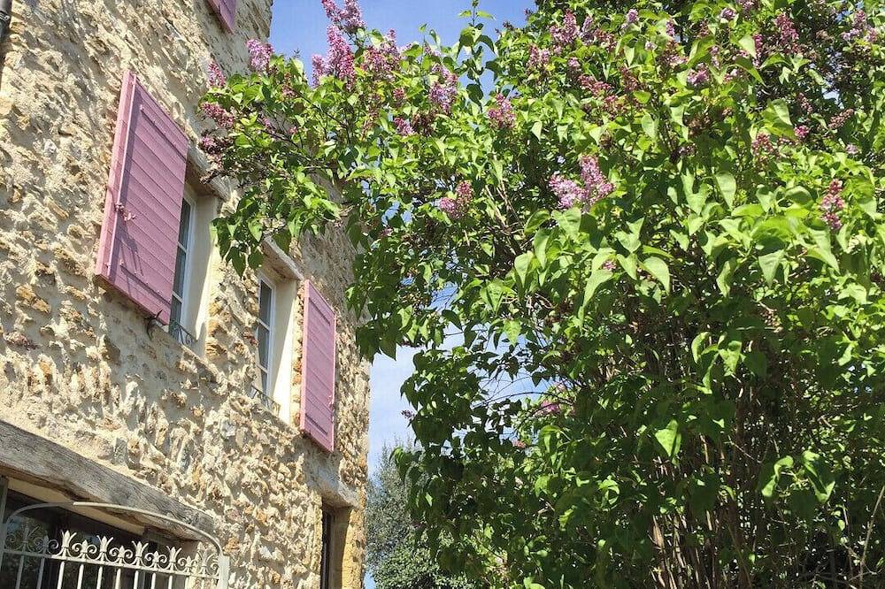 Maison du Four: Attractive French village house with balcony & Baker around the corner in Mirabel-aux-Baronnies, Nyons und Umgebung