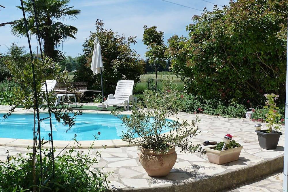 En  Provence location pour 4 avec jardin, piscin privée en campagne Internet in Mollégès, Région d'Arles