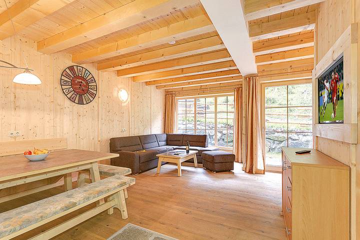 Ferienhaus für 10 Personen, mit Terrasse und Sauna sowie Ausblick in Tux - 2