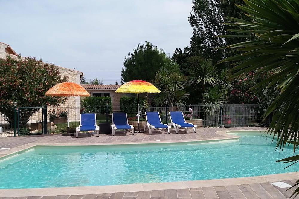 Joli gîte avec piscine en campagne aux portes de Nimes in Nîmes, Région de Nîmes