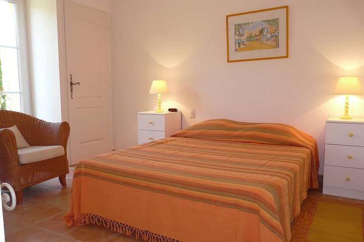 Provenzalisches Ferienhaus zu vermieten, neu, ruhig gelegen, Mouries, in Mitten der Alpillen in Mouriès, Arles und Umgebung