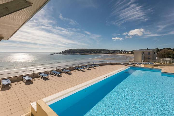 Appart’hôtel pour 4 personnes, avec Balcon et Terrasse ainsi que Jardin et Piscine à Crozon