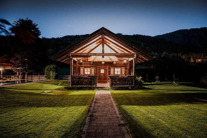 Ferienhaus für 6 Personen, mit Pool und Sauna sowie Garten in Flachau