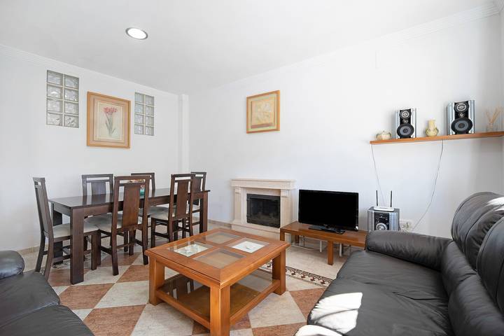 Villa Fátima with Pool, Garden & Wi-Fi in Playa La Barrosa, Chiclana de la Frontera