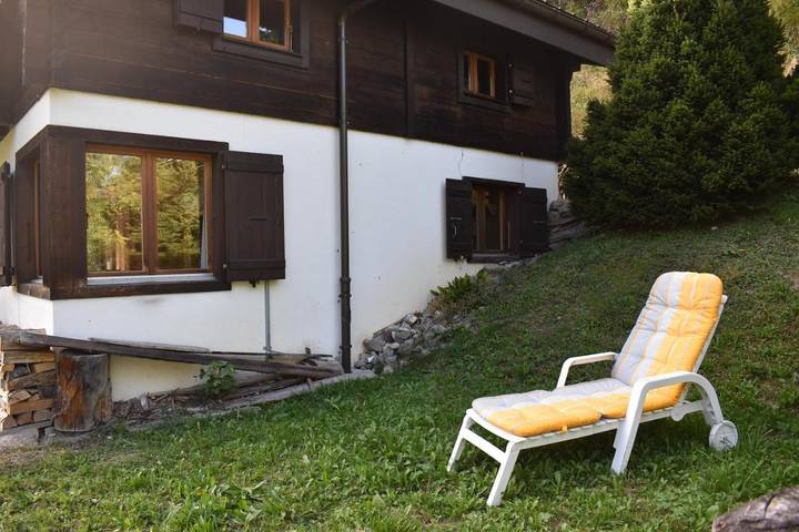 Gîte pour 8 personnes, avec vue ainsi que jardin et terrasse, animaux acceptés dans Morgins - 2