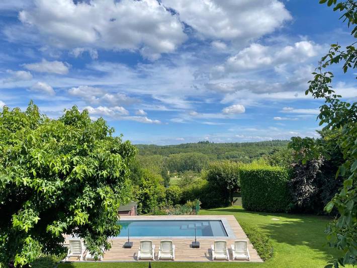 Location de vacances pour 6 personnes, avec vue ainsi que jardin et piscine à Halle - 2