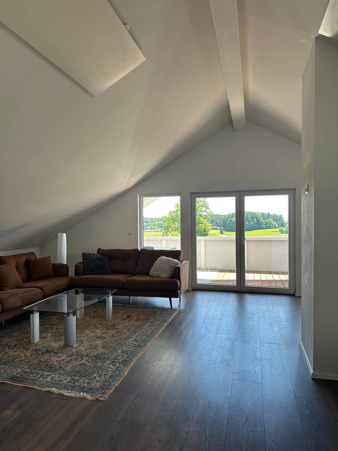 Ganze Wohnung, Ferienwohnung 'Alpenblick' mit Bergblick, privater Terrasse und Wi-Fi in Waldburg, Region Bodensee-Oberschwaben