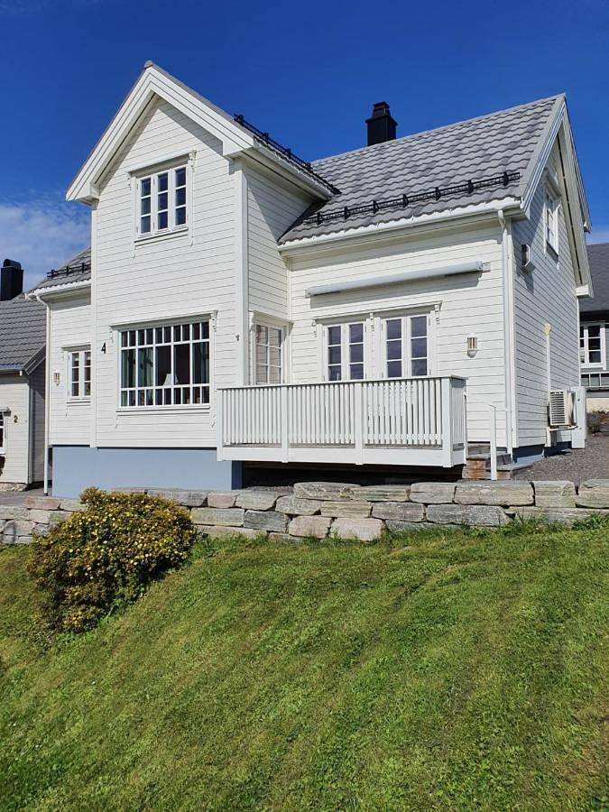 Ferienhaus für 8 Personen, mit Garten in Bud