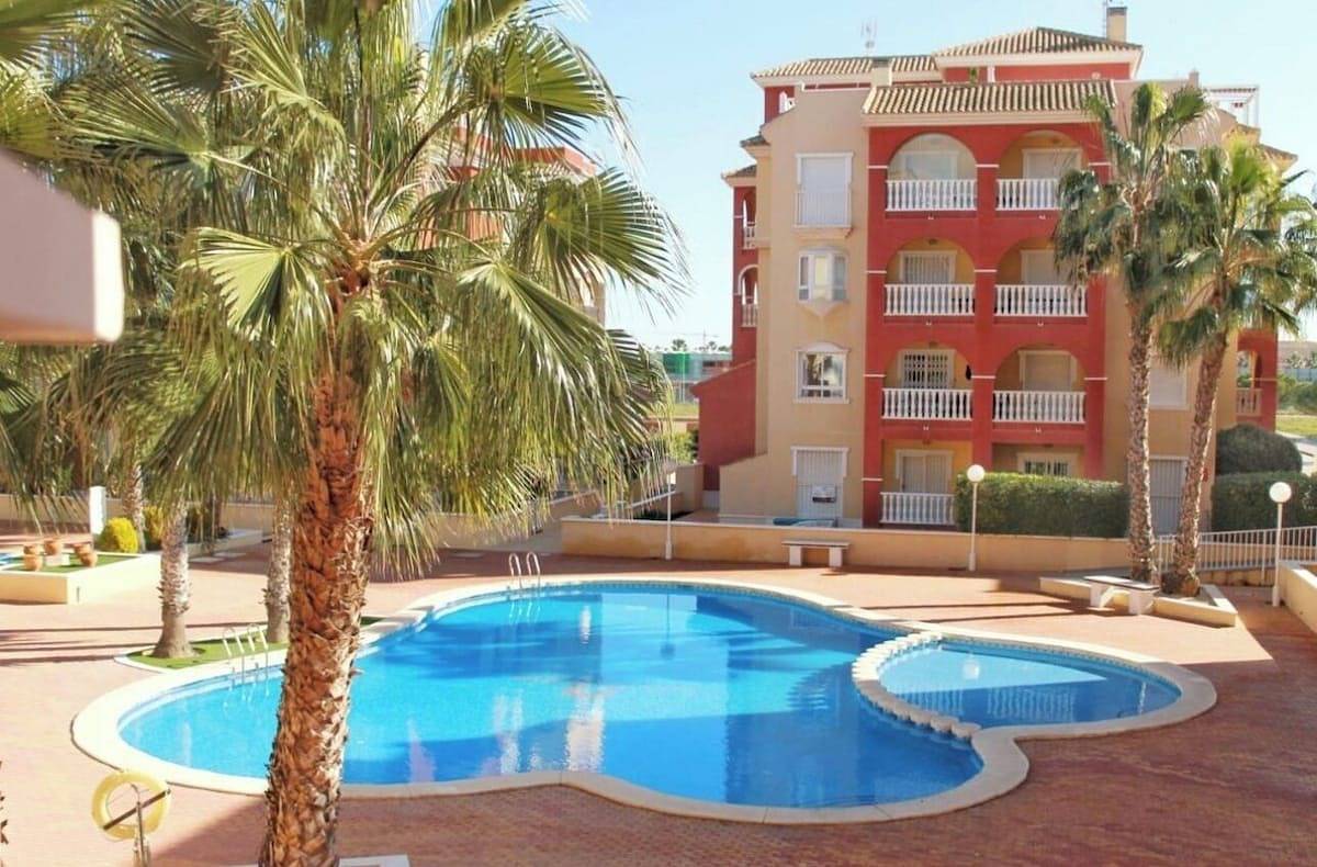 Entire apartment, Stunning ground floor 2 bed apartment With terrace in Pueblo Patricia, Los Alcázares