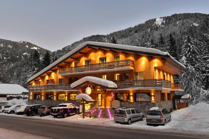 Hôtel pour 2 personnes, avec Balcon ainsi que Sauna et Vue à Chatel