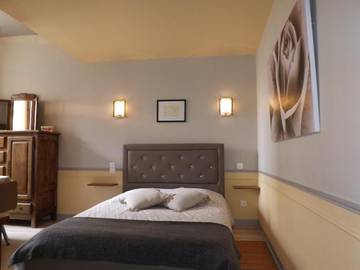Chambre d’hôte pour 2 personnes, avec terrasse et vue à Fougères