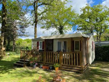 Gîte pour 4 personnes, avec piscine ainsi que terrasse et vue sur le lac, adapté aux familles à La Boissière-de-Montaigu